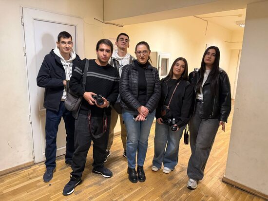 Լուսանկարչական գործ մասնագիտության ուսանողների պրակտիկան՝ Պարոնյան թատրոնում