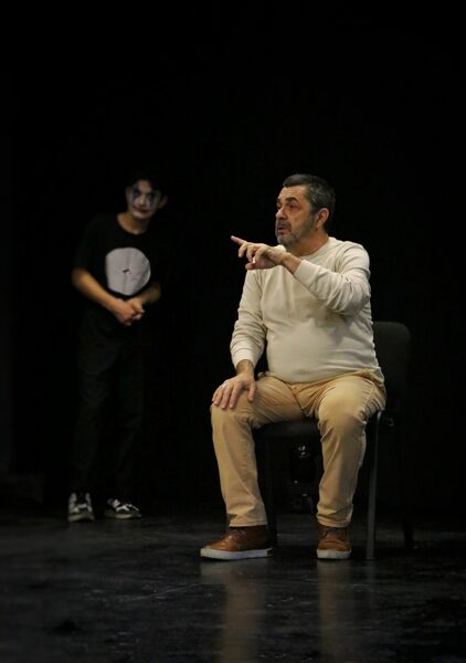 Ֆրանսիացի դերասան Էրիկ Լըկոնտը վարպետության դաս վարեց «Ազնավուր» քոլեջում (տեսանյութ)