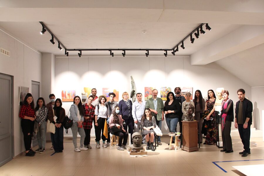 Նկարիչ -վերականգնող մասնագիտության 2-րդ կուրսի ուսանողները՝ ռուս մասնագետների վարպետության դասին