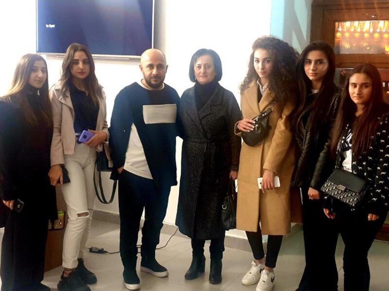 ԵՄԱՊՔ-ի սաները մասնակցեցին Արամ Նիկոլյանի «Տարազ և նորաձևություն» թեմայով բանախոսությանը