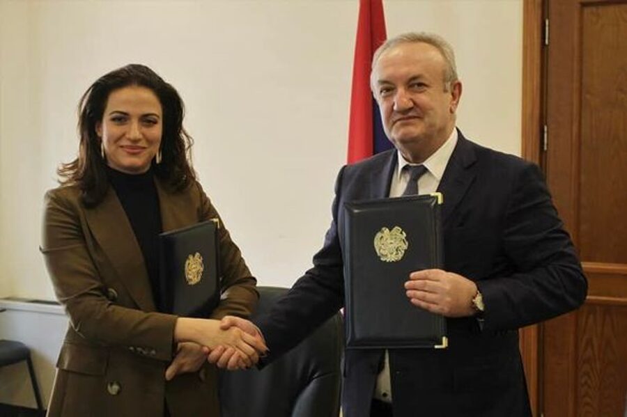 ԵՄԱՊՔ-ն կանվանակոչվի Շ.Ազնավուրի անվամբ. ԿԳՄՍՆ-ն ու «Ազնավուր» հիմնադրամը հուշագիր են ստորագրել