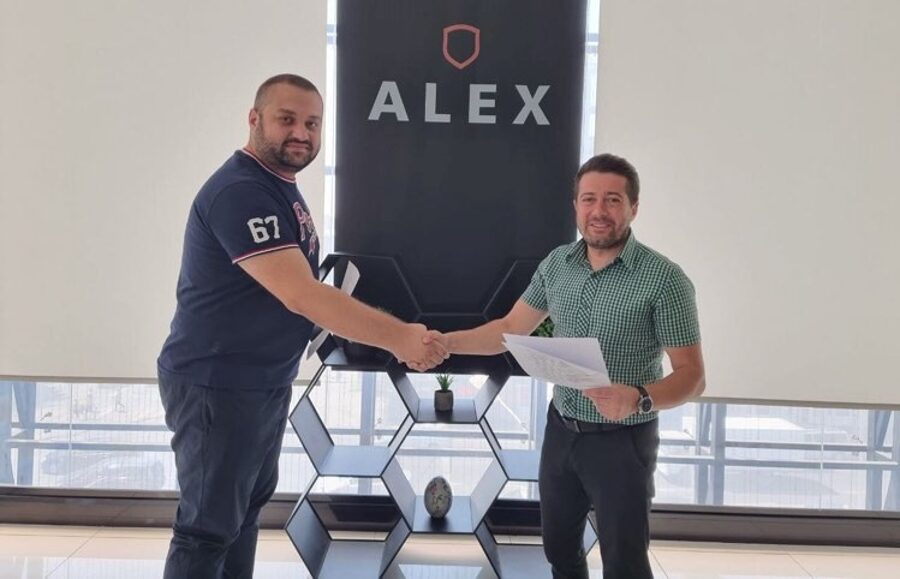 Ազնավուր քոլեջը և «Ալեքս» տեքստիլ ընկերությունը համագործակցության հուշագիր կնքեցին