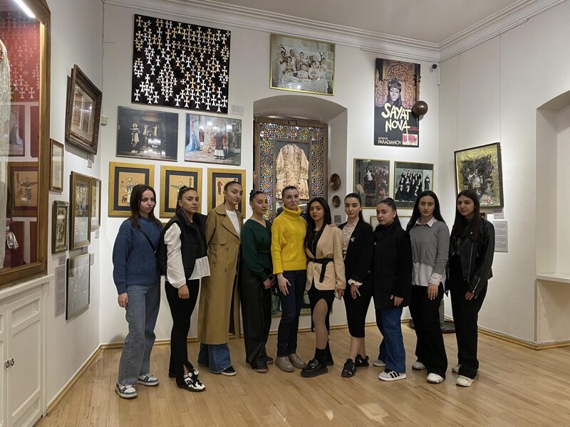 «Ազնավուր» քոլեջի ուսանողների այցը՝ Սերգեյ Փարաջանովի տուն թանգարան