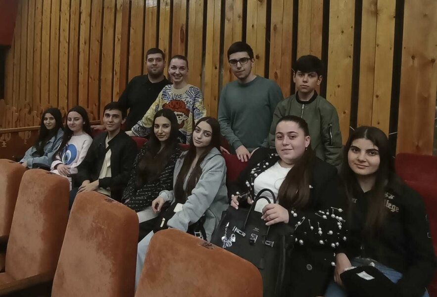 Քոլեջի ուսանողները դիտեցին ՄԽԱՏ դպրոց- ստուդիայի «Բի-Դուբի-Բուի գաղտնիքը» ներկայացումը